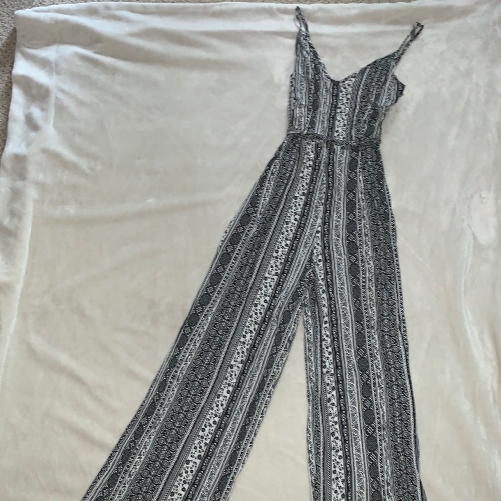 black and white pattered jumpsuit size: s
